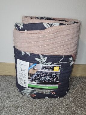 Mainstays Reversible Navy Floral and Blush Quilt